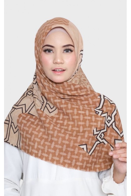 Hijab Segi Empat Voal Lasercut Casablanca Taupe 
